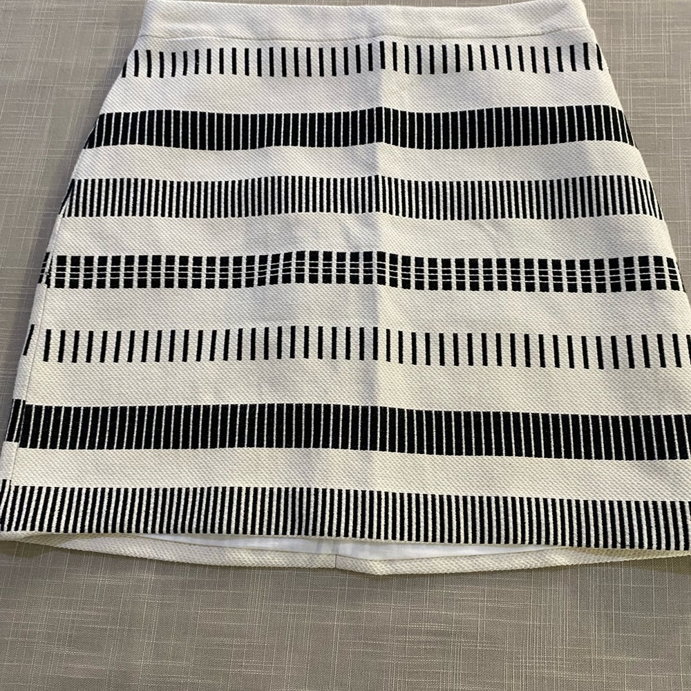 NWOT Zara skirt in cream and black. Women’s size M - Picture 13 of 13